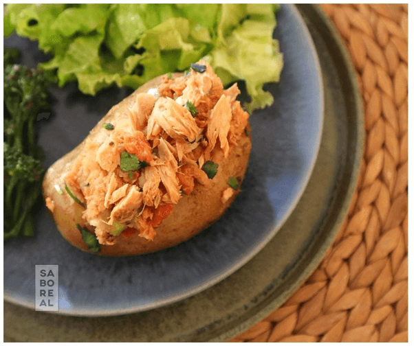 Mit Thunfisch gefüllte Kartoffeln aus der Algarve | Sardinele.de Mit Thunfisch gefüllte Kartoffeln aus der Algarve | Sardinele.de